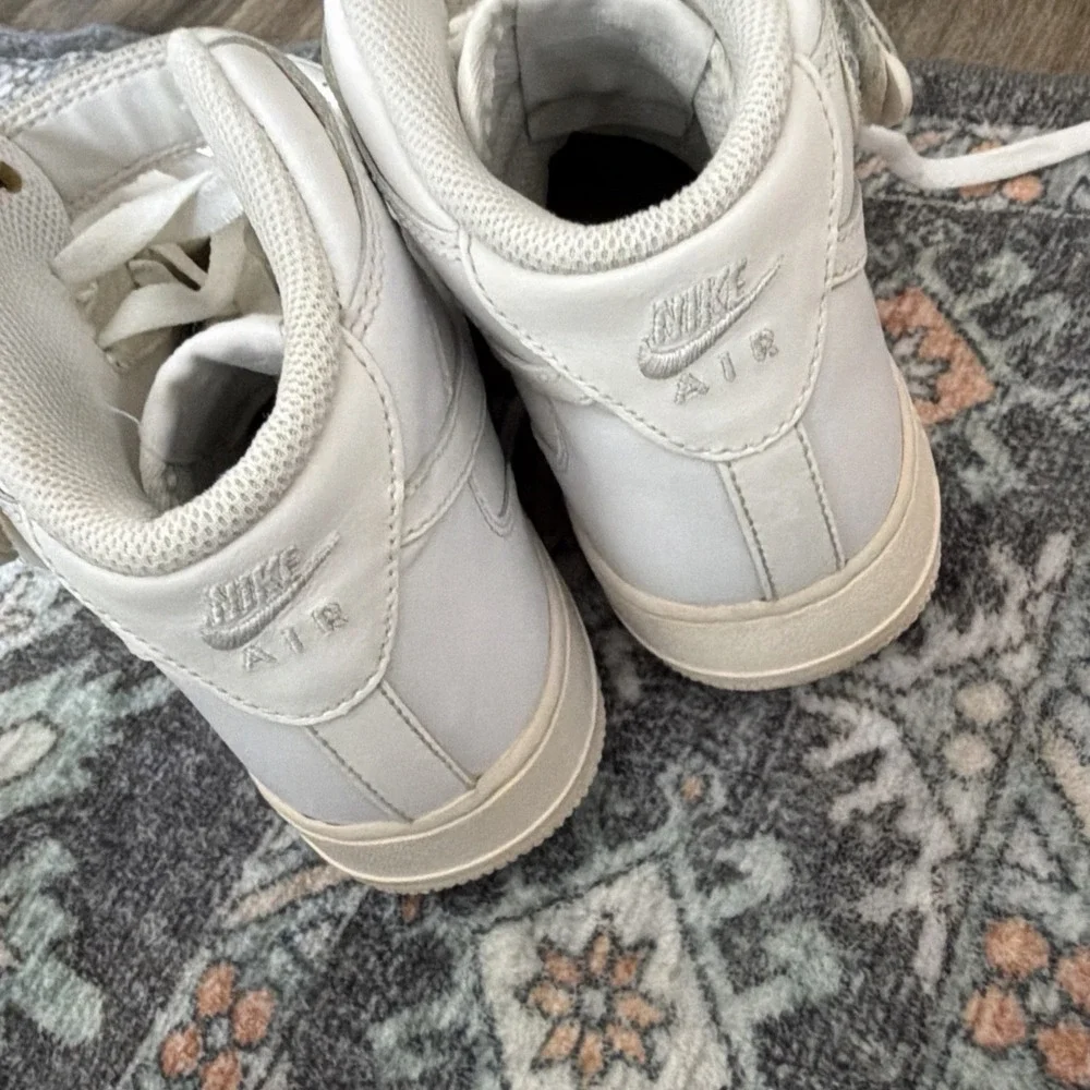 Nike Men's Air Force 1 '07 Mid White - Men's Size 7.5